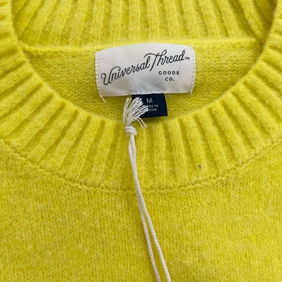 ✨NWT✨ UNIVERSAL THREAD Crew Neck Cashmere Like Yellow Sweater - Medium & Large - Picture 5 of 8
